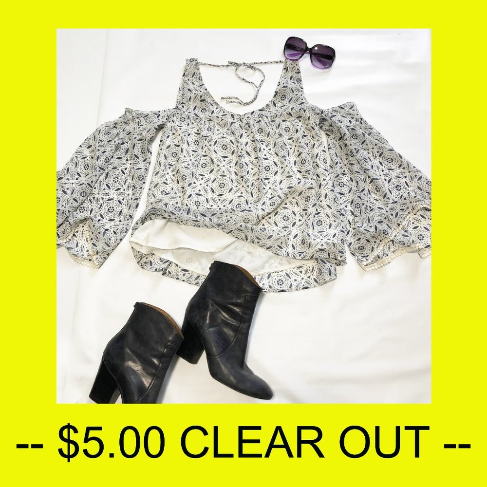 Abercrombie & Fitch cold shoulder top